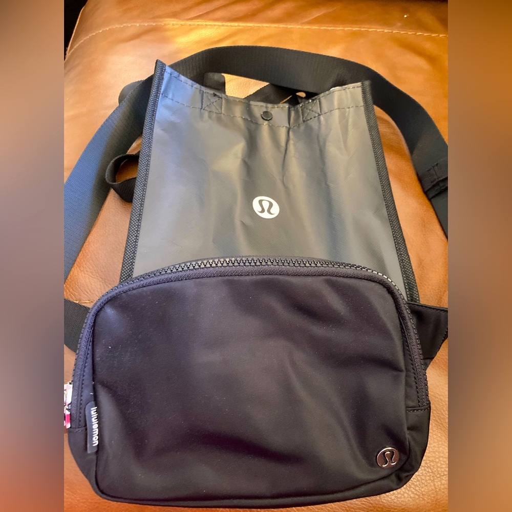 Black Lululemon Everywhere Belt Bag Large New With Tags +Reusable Brand Gift Bag